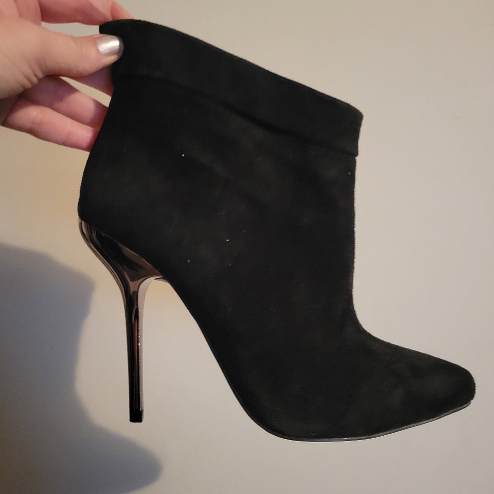 Aldo Black Heeled Boots with Sleek Stiletto Design